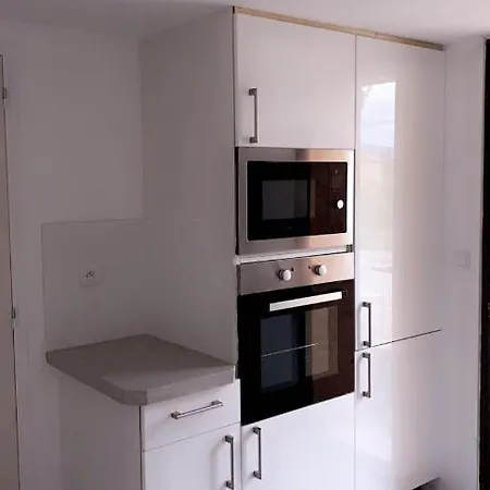 Apartament Rdc - Residentiel - Entree Independante Marsylia